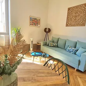 https://apt-lescapade-boheme.hotels-rhonealpes.com